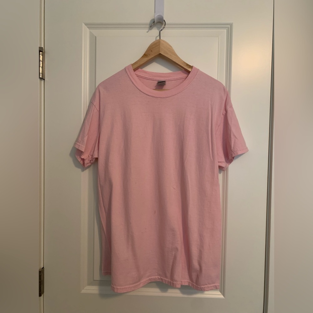 Gildan Pastel Pink Tee in L